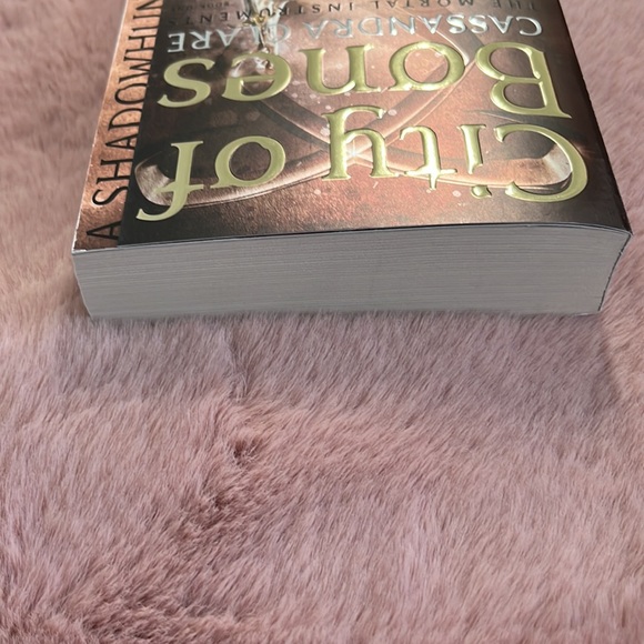 ✨CITY OF BONES by CASSANDRA CLARK ✨ - Picture 4 of 4